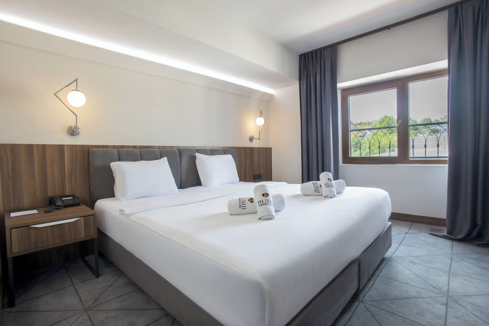 Standard Double or Twin Room | Minibar, in-room safe, individually furnished, soundproofing