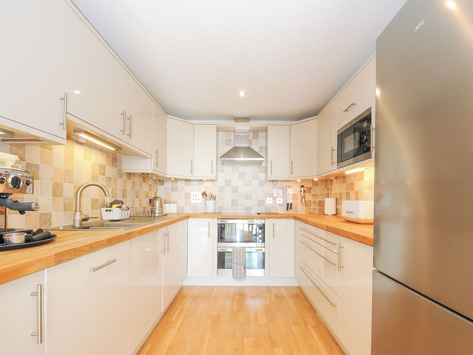 Cottage | Private kitchen | Fridge, dishwasher, electric kettle, toaster