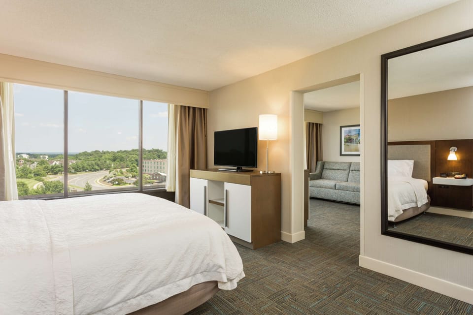 In-room safe, individually decorated, individually furnished, desk