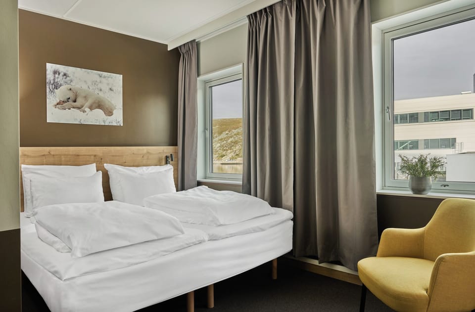 Superior Twin Room | Desk, soundproofing, WiFi (free), bed sheets