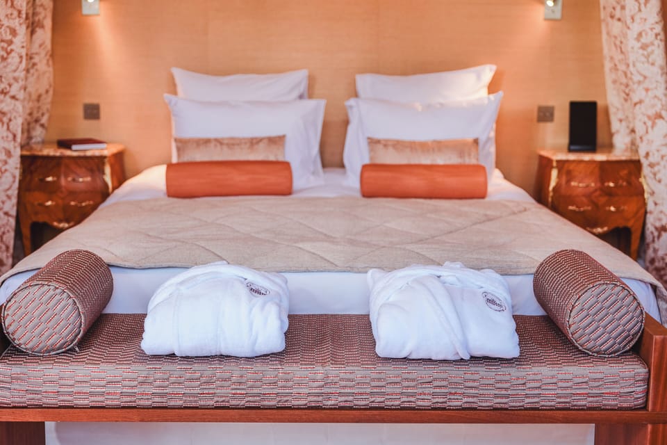 Deluxe Suite | Premium bedding, down comforters, in-room safe, individually decorated