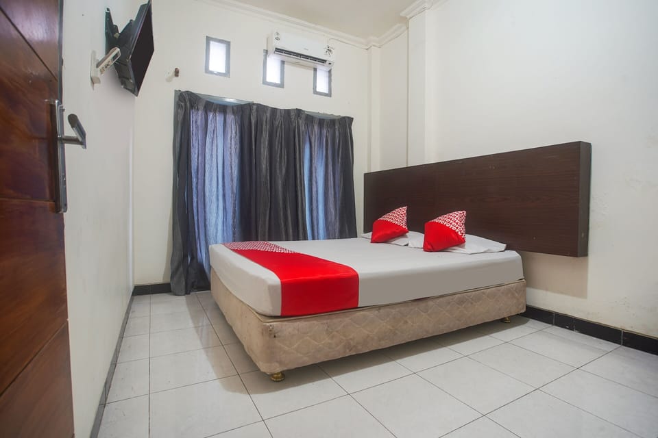 Standard Double Room | Desk, laptop workspace, WiFi (free), bed sheets