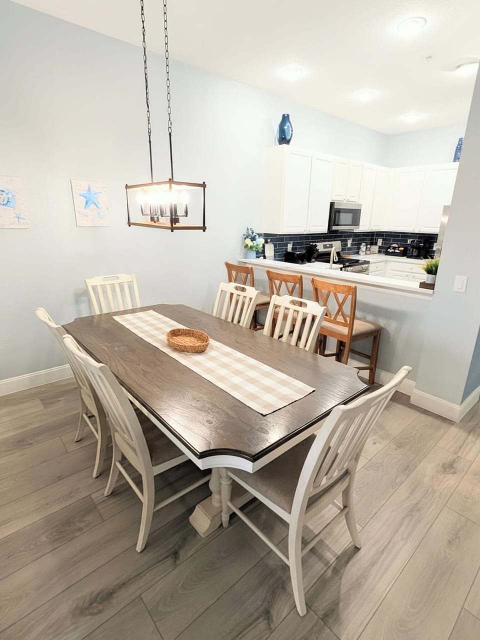 Dining Area for 6 with Kitchen Bar Seating