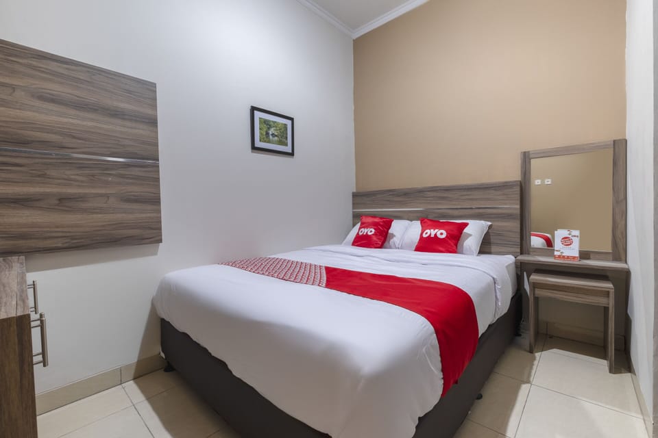 Standard Double Room | Laptop workspace, free WiFi, bed sheets