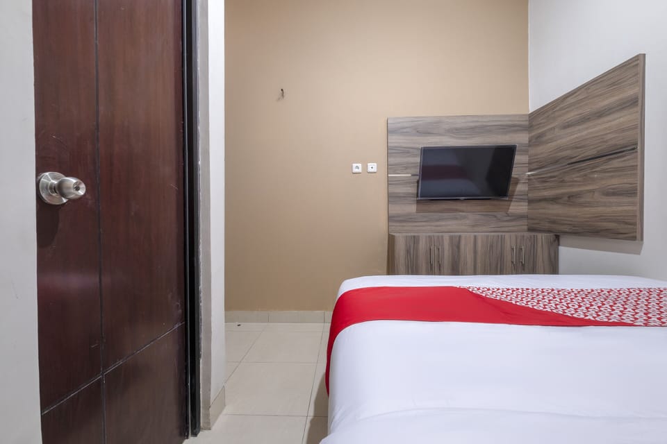 Standard Double Room | Laptop workspace, free WiFi, bed sheets