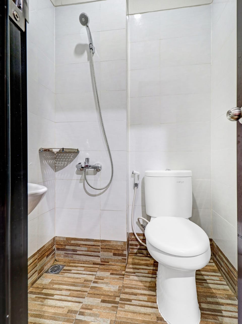 Standard Double Room | Bathroom | Shower