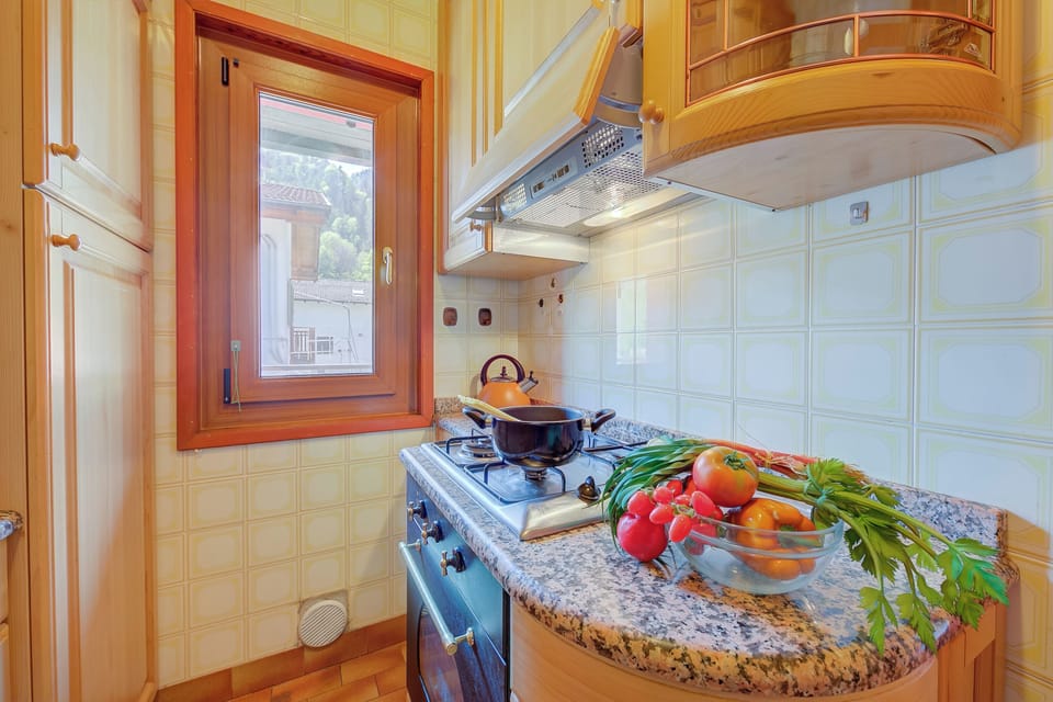 Standard Studio, Mountain View, Lakeside (Casa Gioiosa) | Private kitchen | Fridge, oven, stovetop, dishwasher