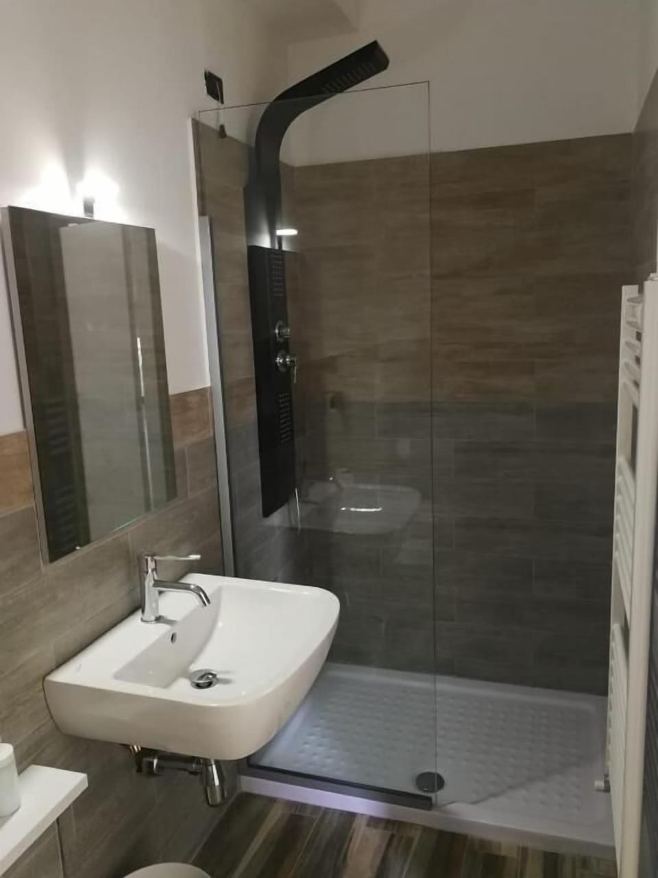 Classic Quadruple Room | Bathroom | Shower, hydromassage showerhead, hair dryer, bidet