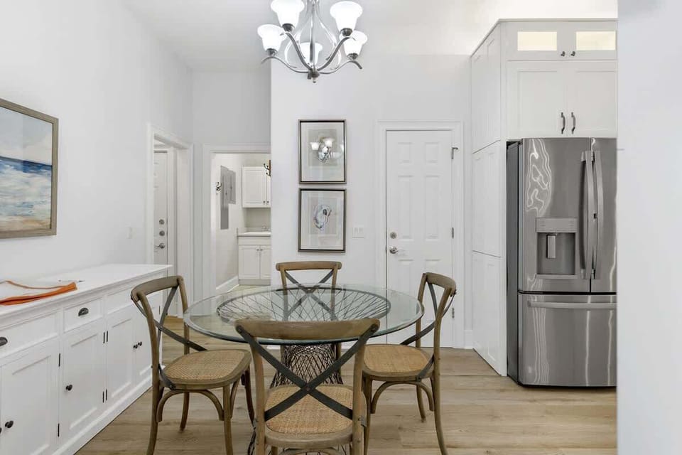 Breakfast Table in Kitchen