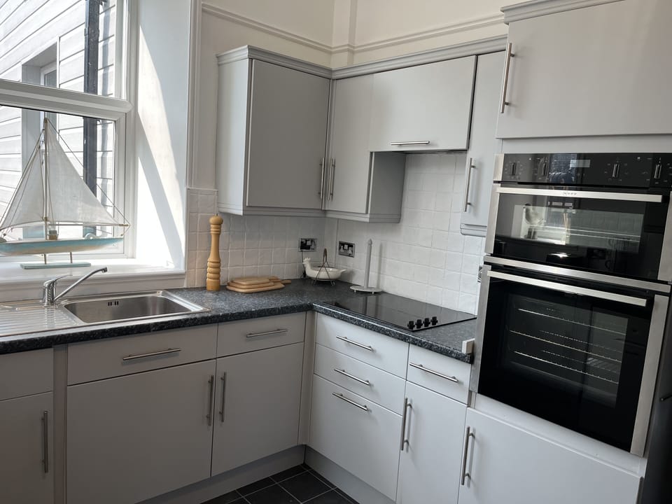 Kitchen cookers