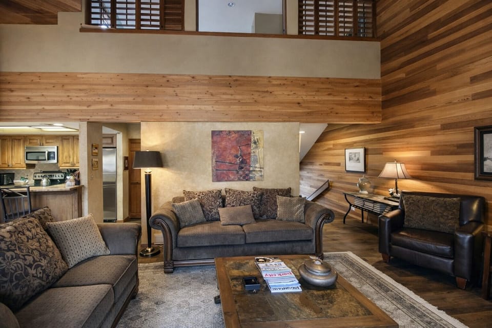 Condo, 3 Bedrooms | Living area | Smart TV