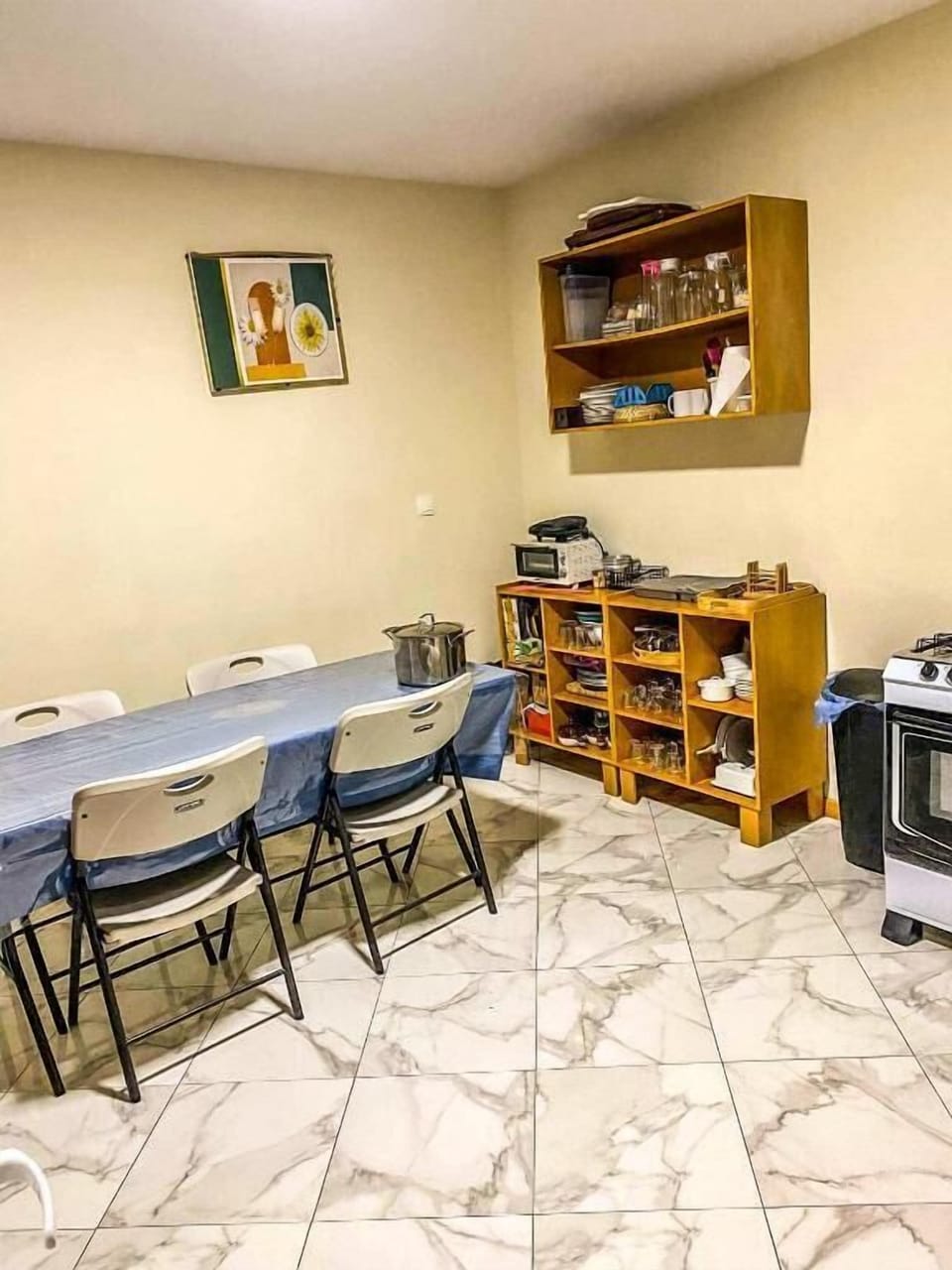Basic Double Room, 1 Queen Bed | Shared kitchen