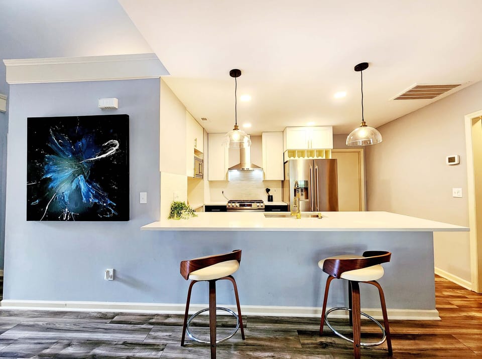 Quartz eating bar.