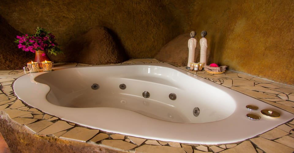 Private spa tub