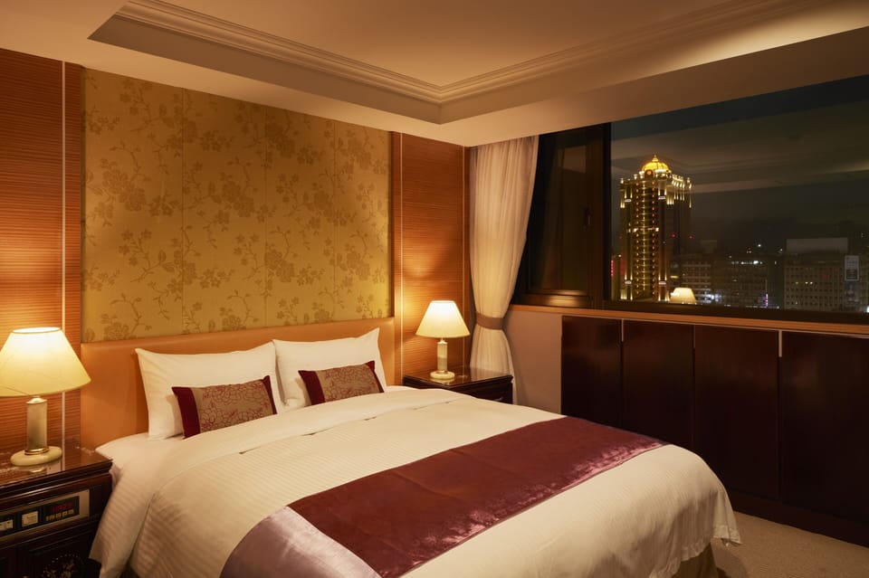 Standard Suite | Desk, blackout drapes, iron/ironing board, free WiFi