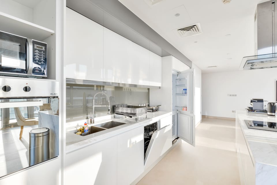 Premier Apartment, 2 Bedrooms, Balcony, Sea View | Private kitchen | Full-size fridge, microwave, oven, stovetop