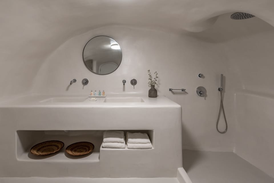 Luxury Villa, Private Pool (Volcano, Sea and Blue Dome View) | Bathroom | Shower, free toiletries, hair dryer, slippers