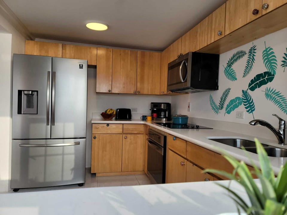 Fully equipped modern kitchen with all the amenities 