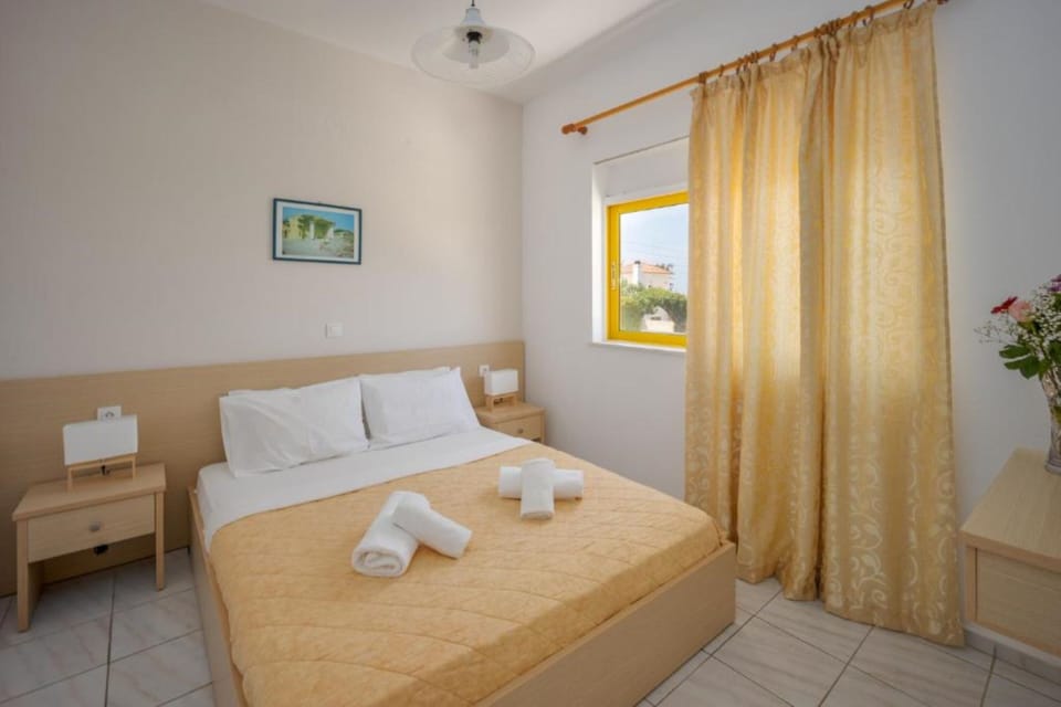 Free cribs/infant beds, free WiFi, bed sheets
