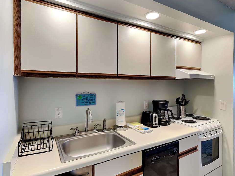 Condo, 1 Queen Bed with Sofa bed, Balcony (#2-204) | Private kitchen | Fridge, microwave, oven, stovetop