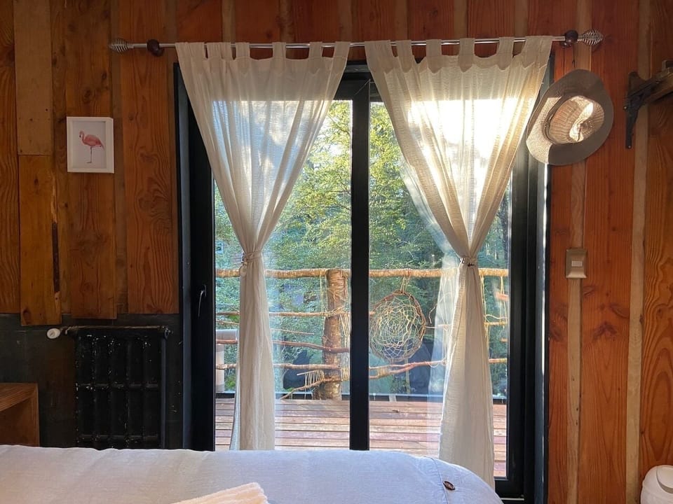 Design Triple Room | Individually decorated, iron/ironing board, free WiFi, bed sheets