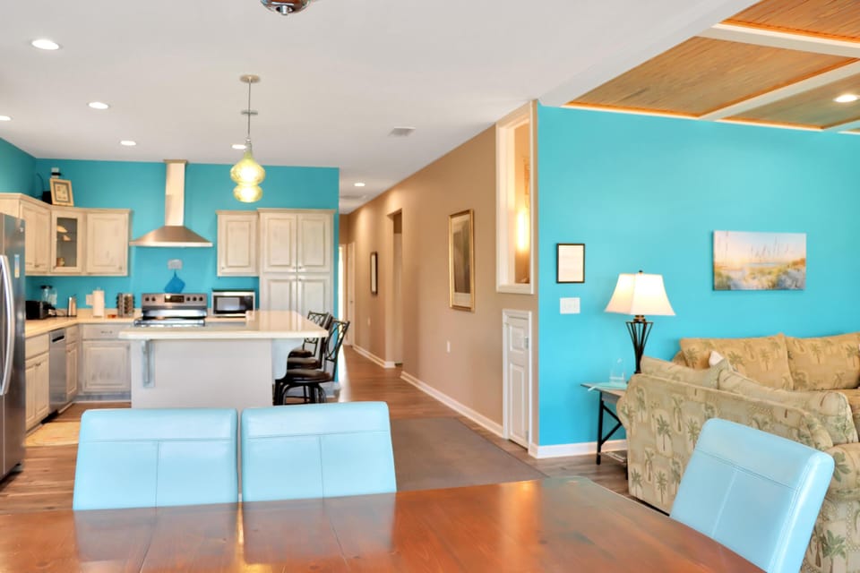 House, Multiple Beds (Dolphin Daze) | Interior