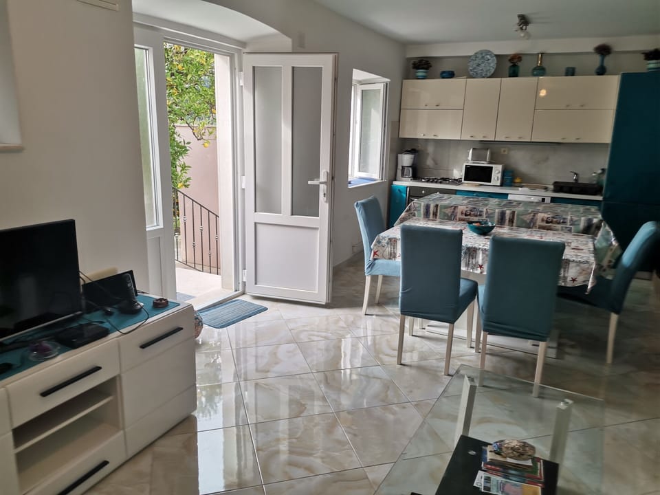 House, 3 Bedrooms, Patio, Ocean View | Interior