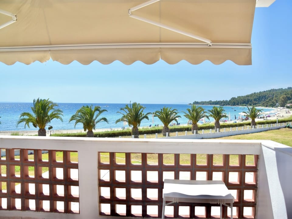 House, 4 Bedrooms, Balcony, Garden View | Balcony