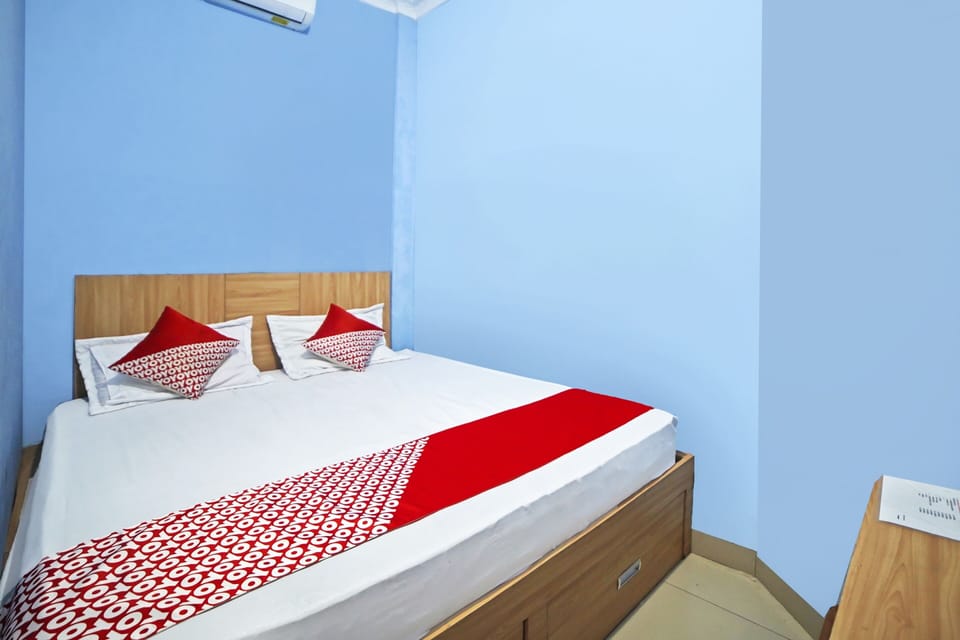 Double Room | Desk, laptop workspace, WiFi (free), bed sheets