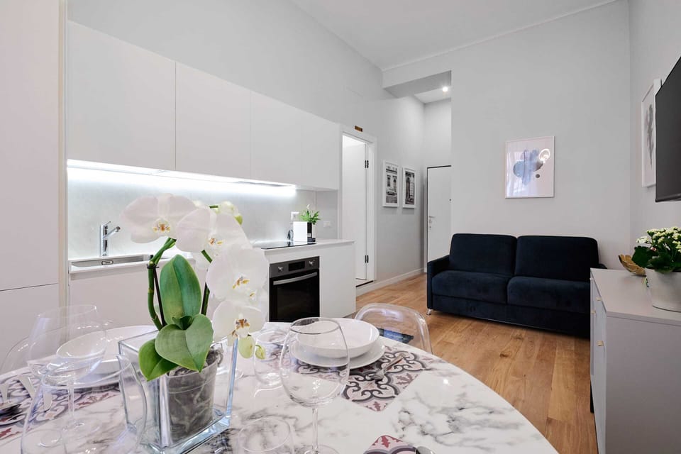 Basic Apartment, Multiple Beds | Dining