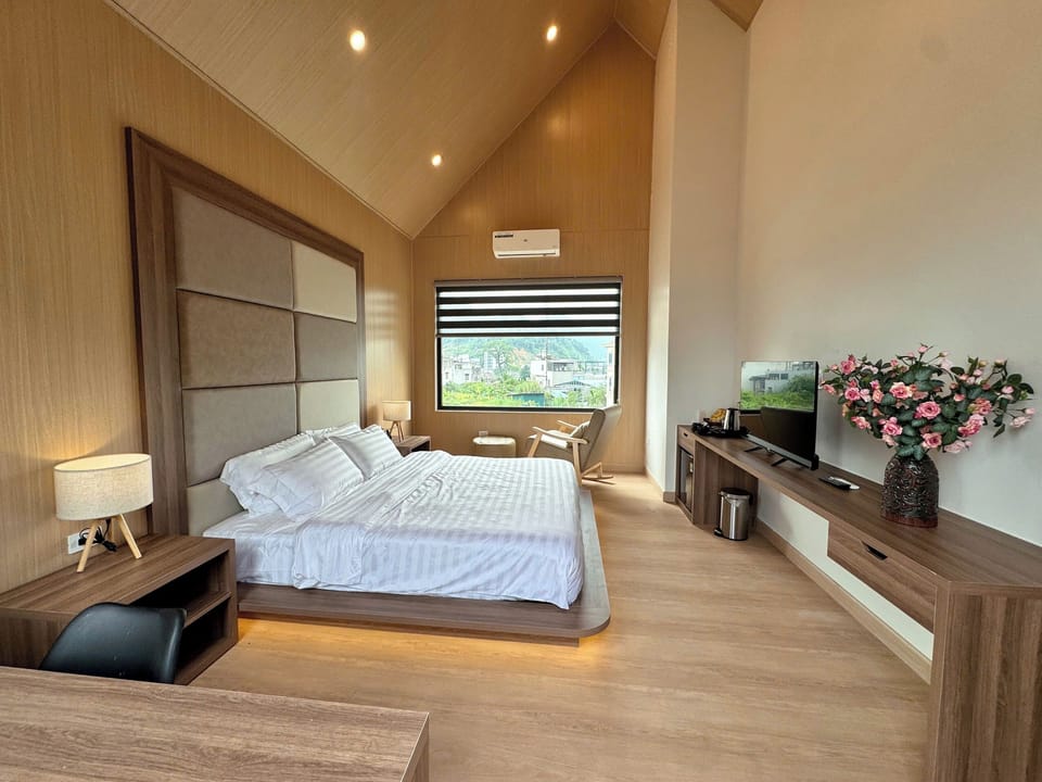 Superior Bungalow, Bathtub, Garden View | Premium bedding, minibar (some free items), desk, laptop workspace
