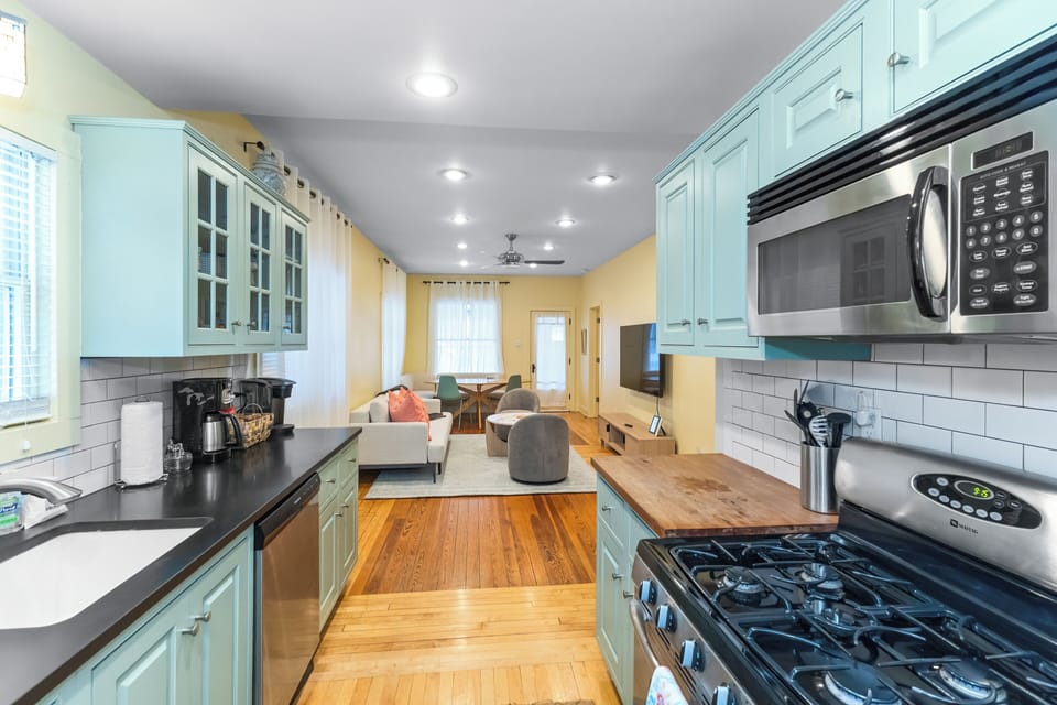 Fully equipped kitchen with gas stove