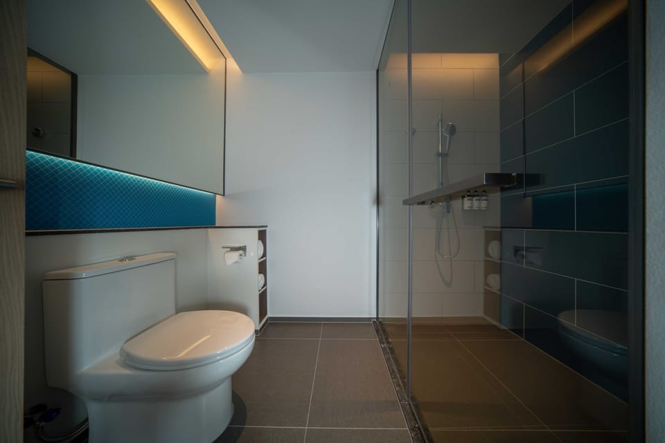 Rainfall showerhead, free toiletries, hair dryer, slippers