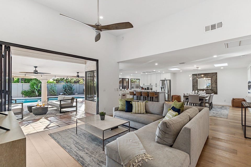 Indoor / Outdoor Living Space