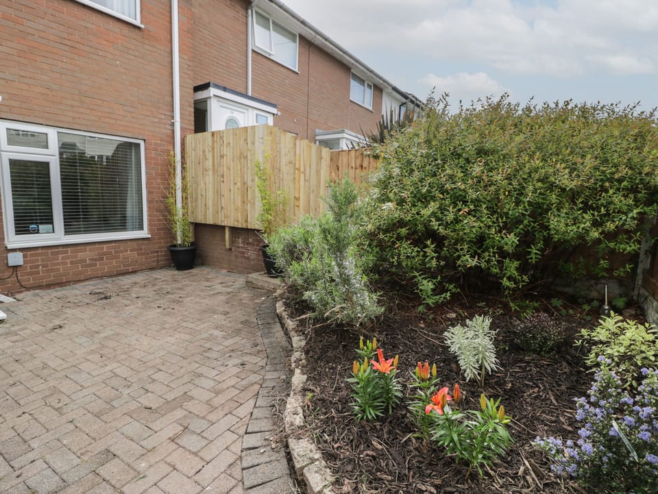 Cottage | Property grounds