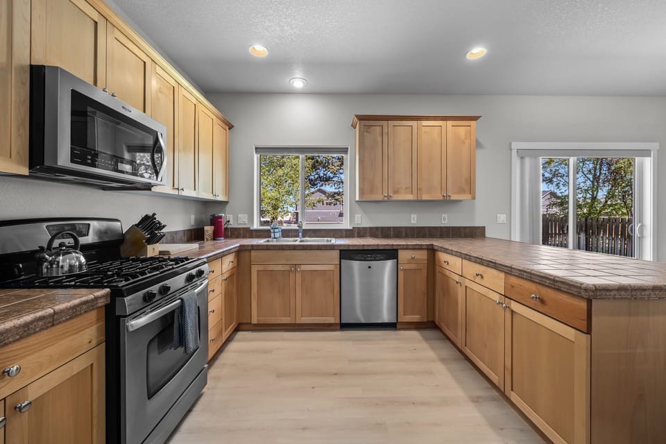 full kitchen