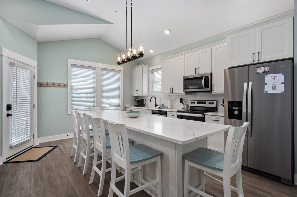 Perfect space for a family dinner with a fully stocked kitchen!