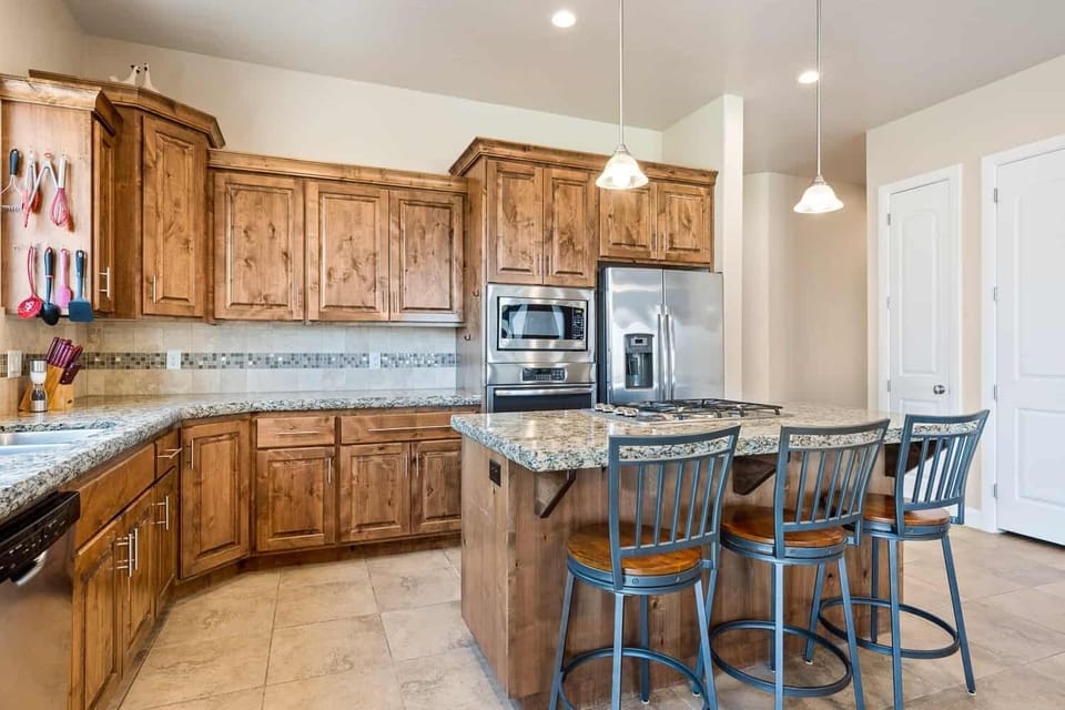 Townhome, 3 Bedrooms | Private kitchen | Coffee/tea maker, fridge, oven, toaster