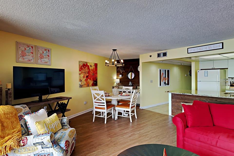 Condo, Multiple Beds, Balcony, Ocean View (#805) | Living area | TV
