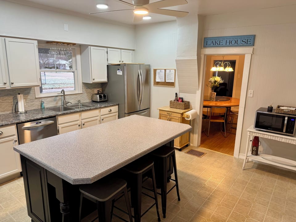 Fully stocked Kitchen 