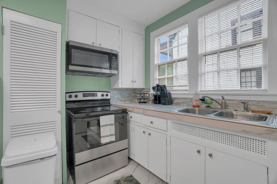 Create Culinary Magic in Our Elegantly Designed Kitchen. 