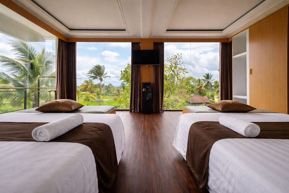 Family Suite | Premium bedding, Select Comfort beds, desk, laptop workspace