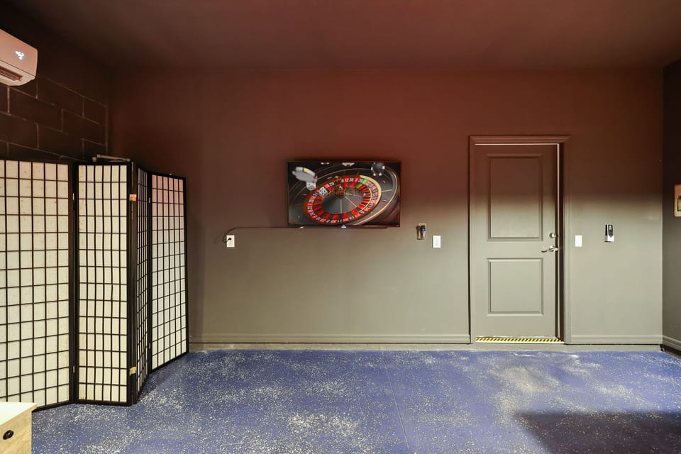 2070 Game Room (7).jpg