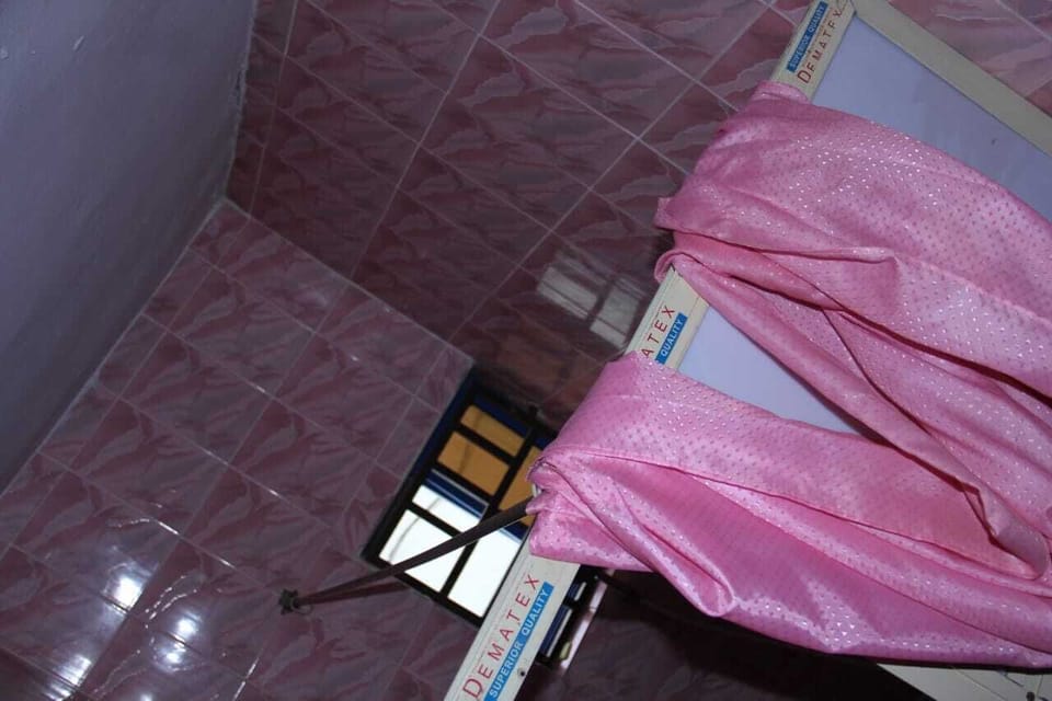 Executive Room, 1 King Bed | Bathroom