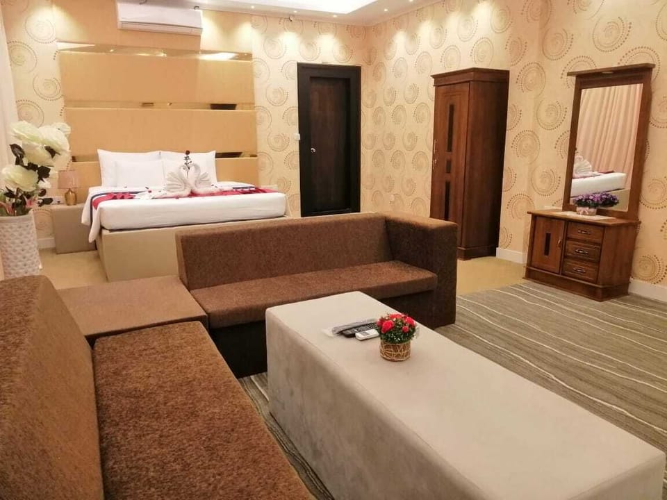 Deluxe Double Room | Premium bedding, desk, laptop workspace, iron/ironing board