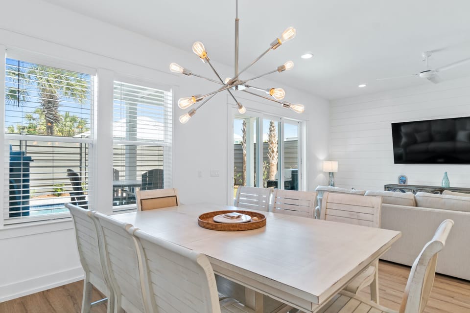 House | In-room dining