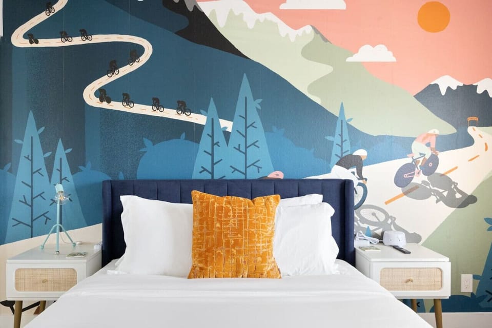 Guest Bedroom #2 (Queen Bed)