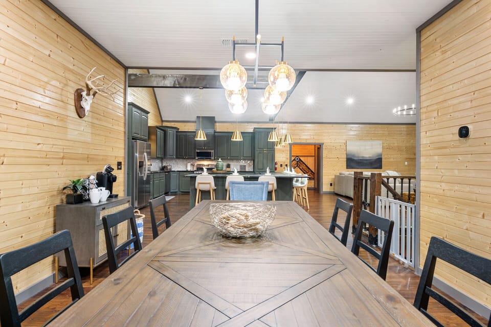 Here is a unique feature in Broken Bow, an actual dining room! Perfect for meals, games, and family moments. Adjacent to the kitchen, it's the perfect family spot!