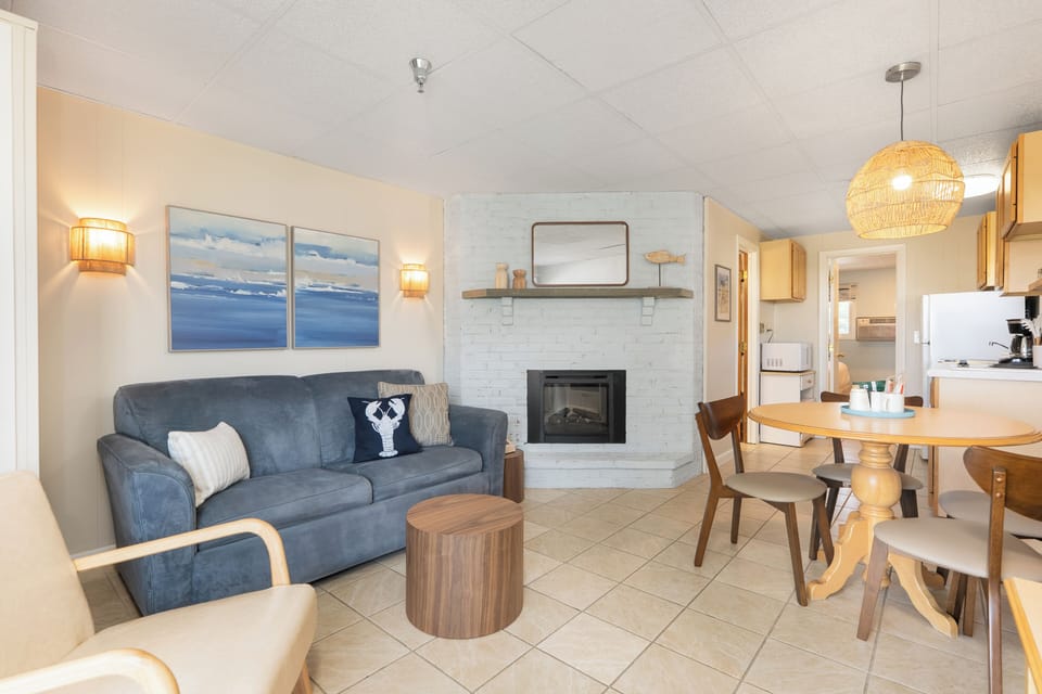 Oceanview King Suite | Living area | 42-inch LED TV with digital channels