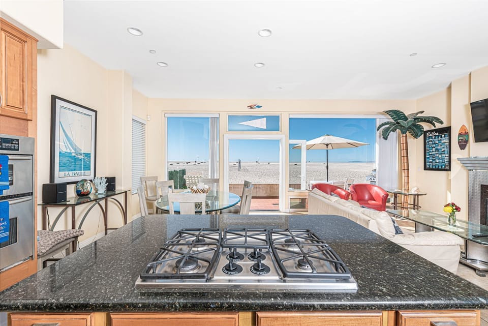 The open floor plan allows for easy group hangouts.
                